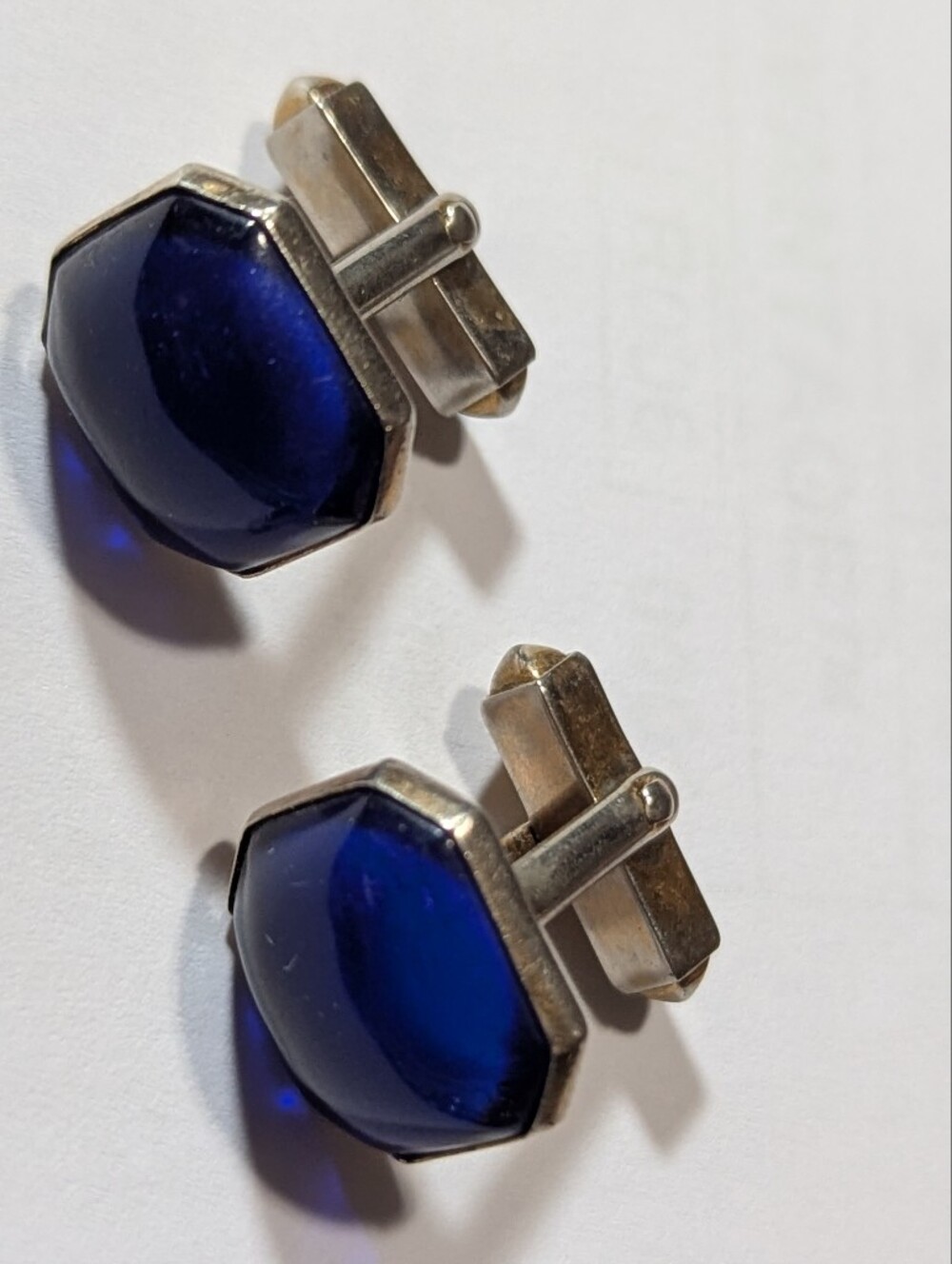 CUFFLINKS SILVER AND BLUE COBALT GLASS CUFFLINKS BY SWANK 1950'S VINTAGE